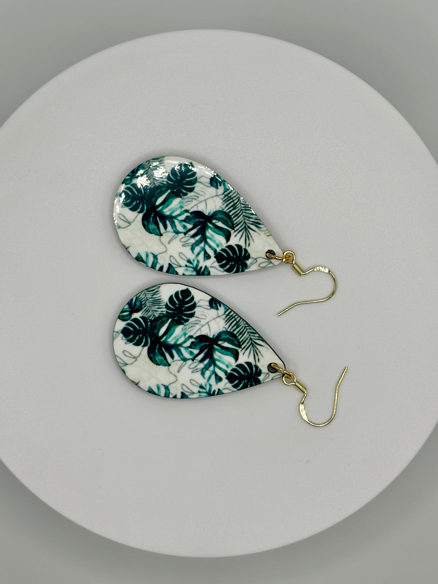 Stunning Monstera Plant Dangle Earrings with Exquisite Detailing on Both Sides.